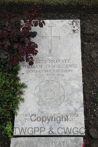 Boulogne Eastern Cemetery - Lewis, William James
