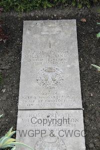 Boulogne Eastern Cemetery - Lindsay, William Cunningham
