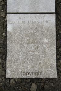 Boulogne Eastern Cemetery - Linge, Arthur James