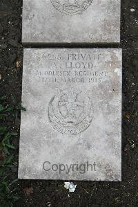 Boulogne Eastern Cemetery - Lloyd, A