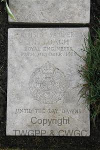 Boulogne Eastern Cemetery - Loach, J H