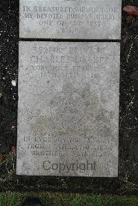Boulogne Eastern Cemetery - Loakes, Charles