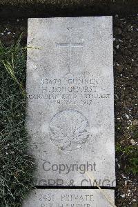 Boulogne Eastern Cemetery - Longhurst, H