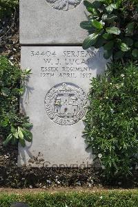 Boulogne Eastern Cemetery - Lucas, W J