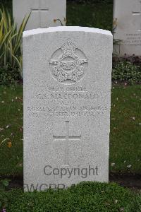 Boulogne Eastern Cemetery - MacDonald, Gordon