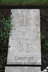 Boulogne Eastern Cemetery - MacKenzie, D