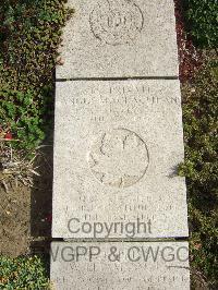 Boulogne Eastern Cemetery - MacLachlan, Angus