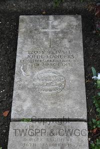 Boulogne Eastern Cemetery - Manders, John