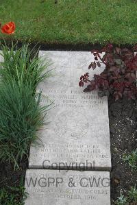 Boulogne Eastern Cemetery - Manning, Frank Wallis