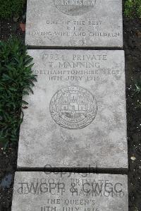 Boulogne Eastern Cemetery - Manning, T