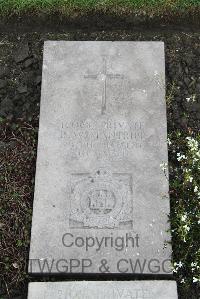 Boulogne Eastern Cemetery - Mantripp, R W