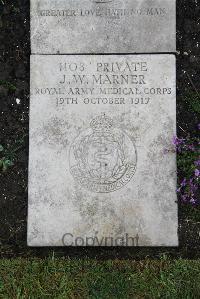 Boulogne Eastern Cemetery - Marner, J W