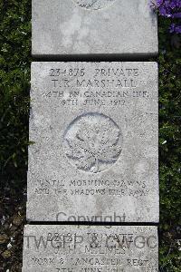 Boulogne Eastern Cemetery - Marshall, Thomas Robinson