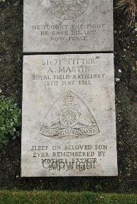 Boulogne Eastern Cemetery - Martin, A