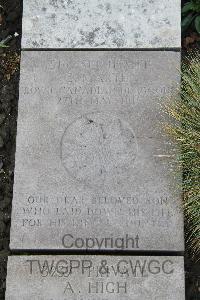 Boulogne Eastern Cemetery - Martin, Cuthbert