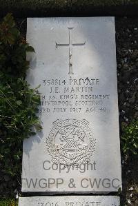 Boulogne Eastern Cemetery - Martin, John Edward