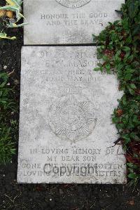 Boulogne Eastern Cemetery - Mason, E W