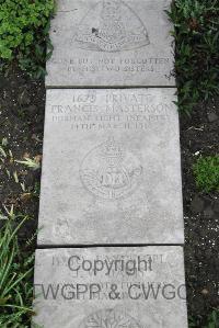 Boulogne Eastern Cemetery - Masterson, Francis