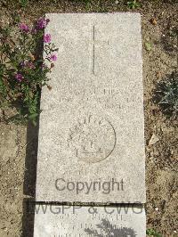 Boulogne Eastern Cemetery - Matthews, Harry K.