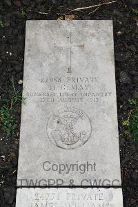 Boulogne Eastern Cemetery - May, H G
