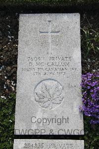 Boulogne Eastern Cemetery - McCallum, D