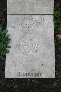 Boulogne Eastern Cemetery - McCallum, Hugh