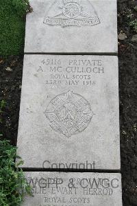 Boulogne Eastern Cemetery - McCulloch, A