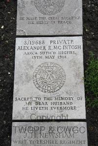 Boulogne Eastern Cemetery - McIntosh, Alexander Redford