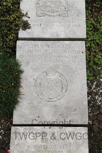 Boulogne Eastern Cemetery - McIntosh, Simeon Theophilus