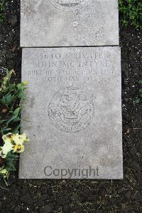 Boulogne Eastern Cemetery - McIntyre, John