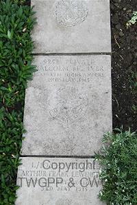 Boulogne Eastern Cemetery - McIver, Malcolm
