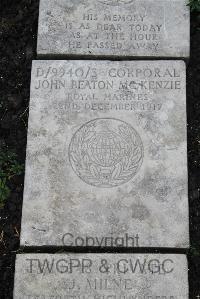 Boulogne Eastern Cemetery - McKenzie, John Beaton
