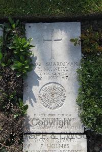 Boulogne Eastern Cemetery - McNeill, Donald