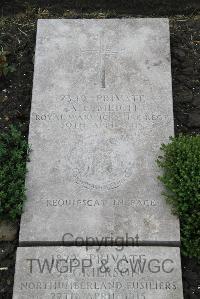 Boulogne Eastern Cemetery - Meigh, Abraham E.