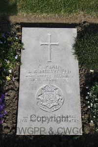 Boulogne Eastern Cemetery - Merryfield, Leopold Reginald