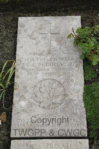 Boulogne Eastern Cemetery - Middleton, Ralph Eustace