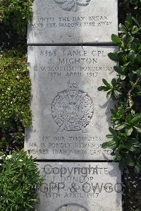 Boulogne Eastern Cemetery - Mighton, John