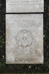 Boulogne Eastern Cemetery - Millen, J C