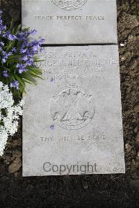Boulogne Eastern Cemetery - Milne, George Phillip