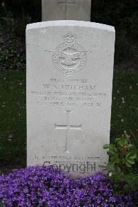 Boulogne Eastern Cemetery - Mitcham, William Abrum