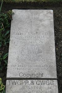 Boulogne Eastern Cemetery - Mitchell, George Patrick