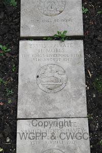 Boulogne Eastern Cemetery - Mobbs, H