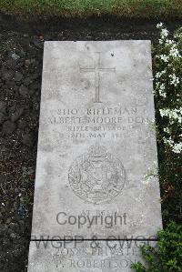 Boulogne Eastern Cemetery - Moore, Albert