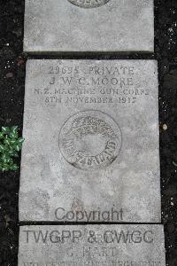 Boulogne Eastern Cemetery - Moore, John William Chapman
