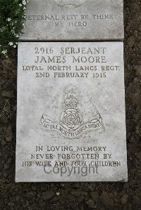 Boulogne Eastern Cemetery - Moore, J