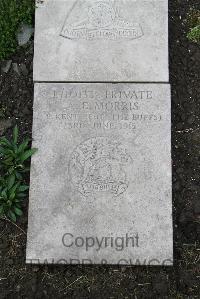 Boulogne Eastern Cemetery - Morris, Arthur Edward