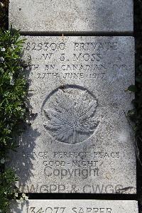 Boulogne Eastern Cemetery - Moss, William Sylvanus