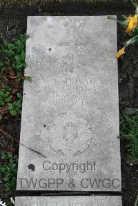 Boulogne Eastern Cemetery - Moultray, J F
