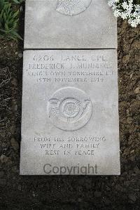 Boulogne Eastern Cemetery - Munnings, Frederick James