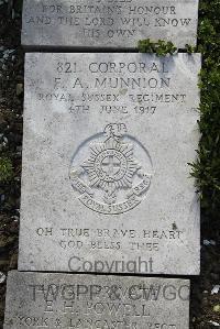 Boulogne Eastern Cemetery - Munnion, Frederick Arthur